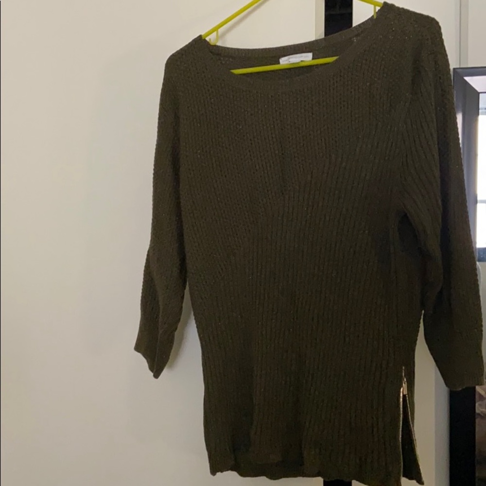 Hunter green sweater top